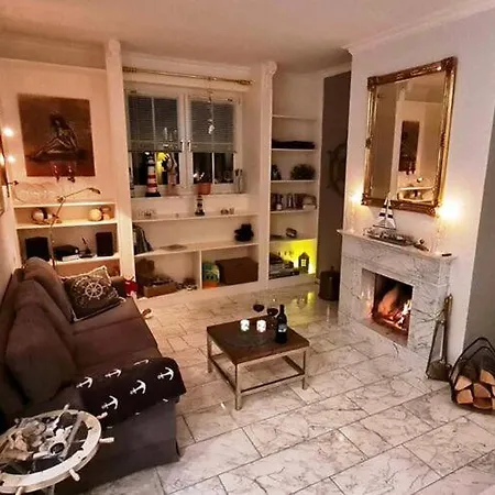 Charming Country In On Fehmarn Holiday home *